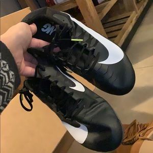 Women’s track shoes